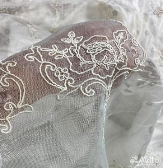 Ткань вуаль с вышивкой