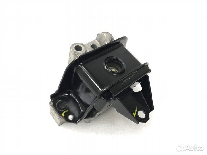 Опора двигателя передняя правая Mitsubishi