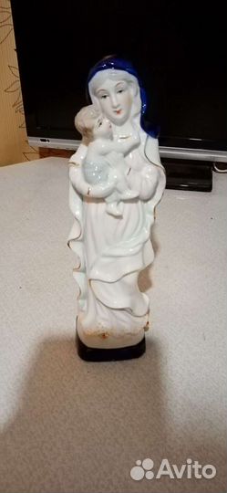 Статуэтки разные