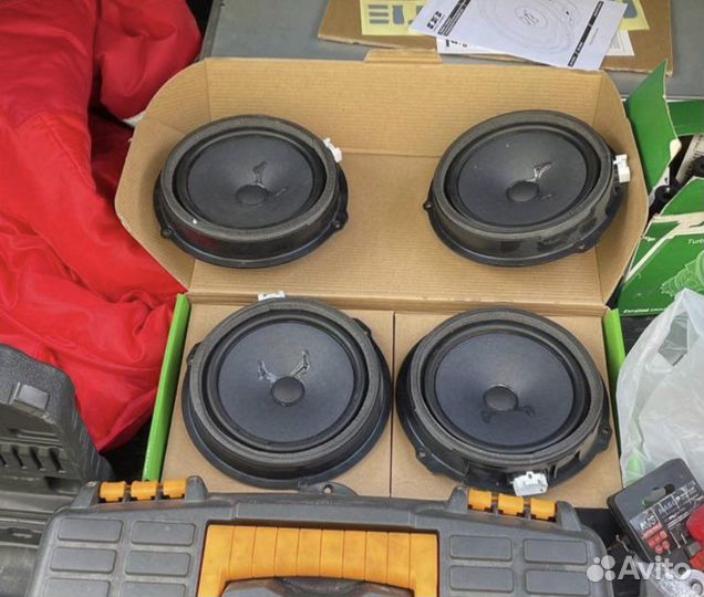 Штатная магнитола и динамики Ford