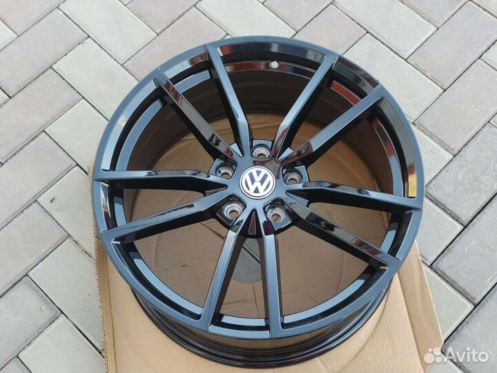 R18/5/112 Pretoria VW golf, Passat, Octavia пушки