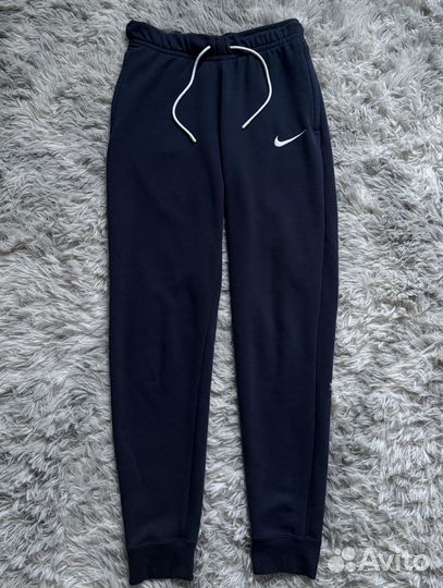 Спортивные штаны Nike