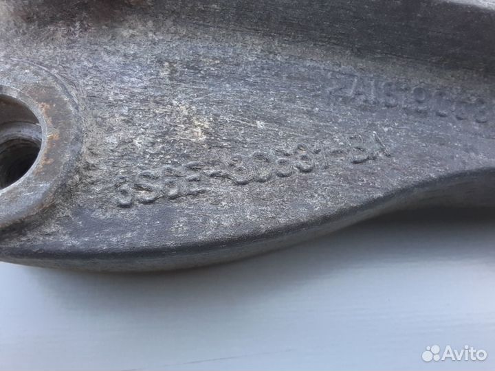 Кронштейн генератора Ford Fiesta Fusion