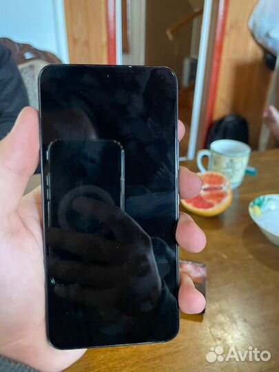 Телефон Samsung s22
