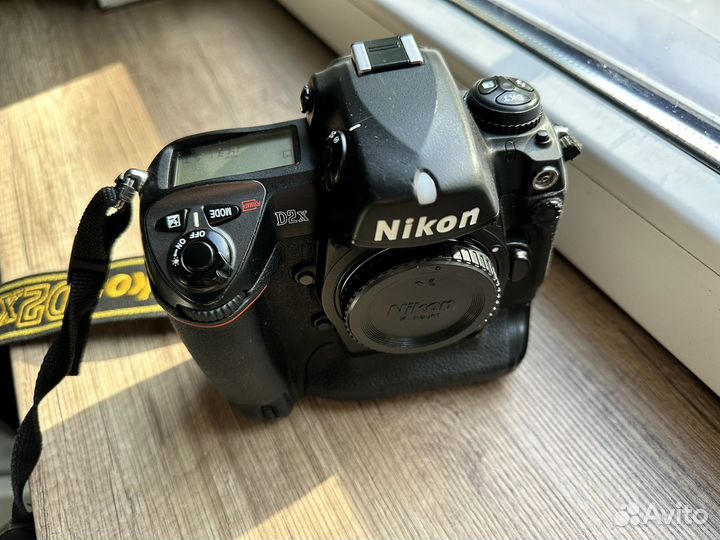 Nikon D2x пробег 98000 кадров