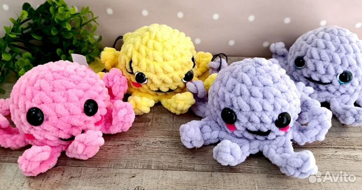 Игрушка вязаная осьминог