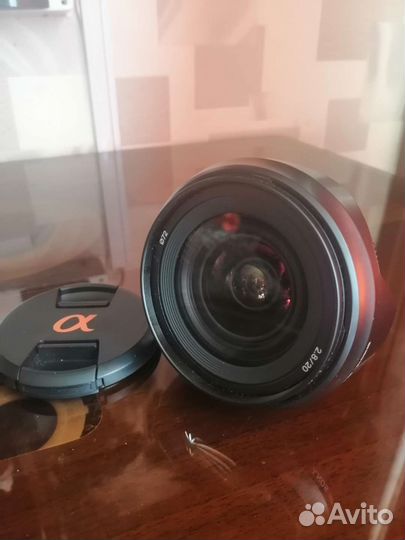 Объектив широкоугольный sony (model SAL 20F 28)