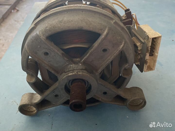 Мотор стиральной машины 512022101