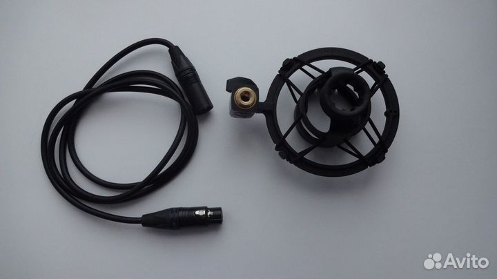 Студийный микрофон audio-technica AT4040