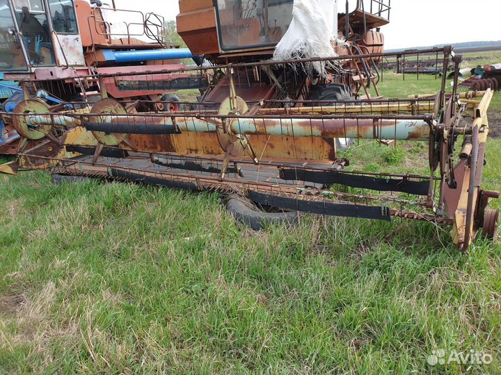 Запчасти на комбайн енисей