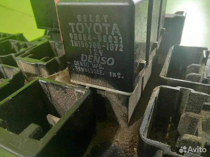 Блок предохранителей салонный для Pontiac Vibe