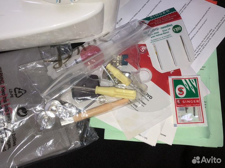 Швейная машина Singer Simple 3221