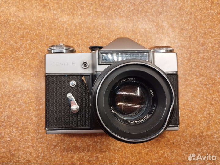 Плёночные фотоаппараты Zenit E и Зоркий 4