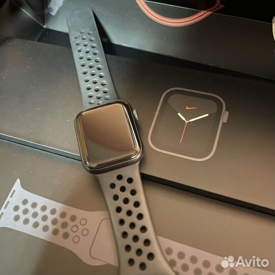 Apple Watch SE 40mm Nike