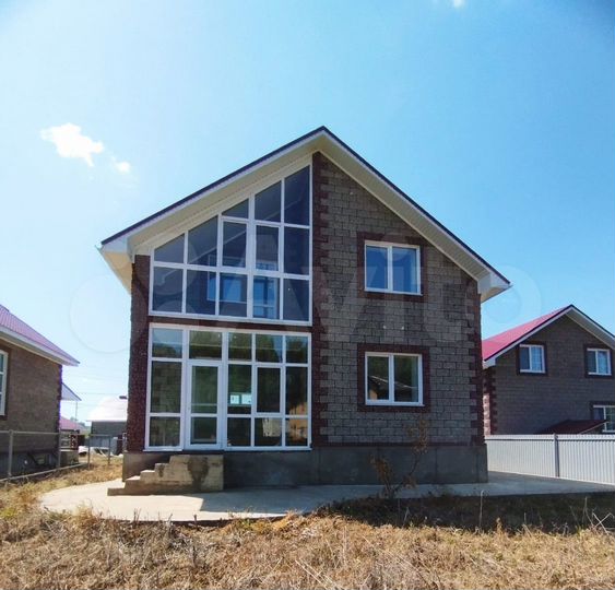 Коттедж 216 м² на участке 8 сот.