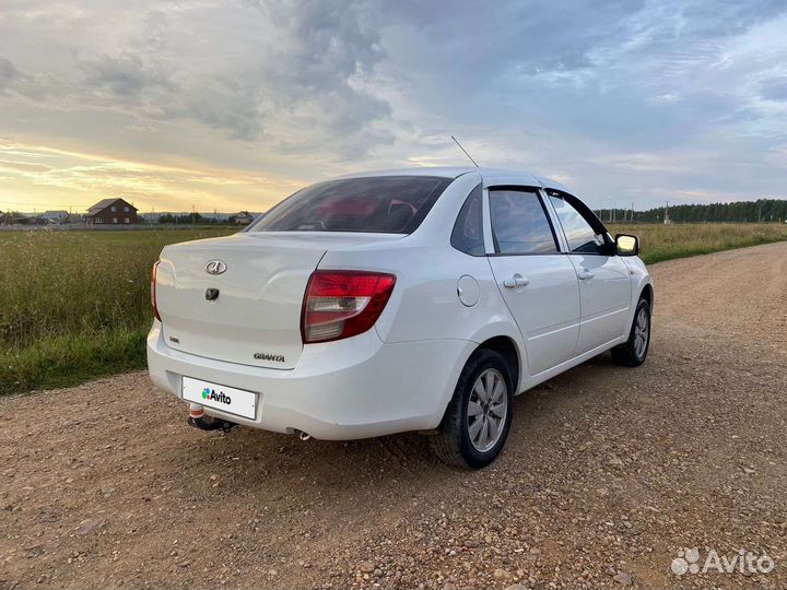 LADA Granta 1.6 МТ, 2014, 196 000 км
