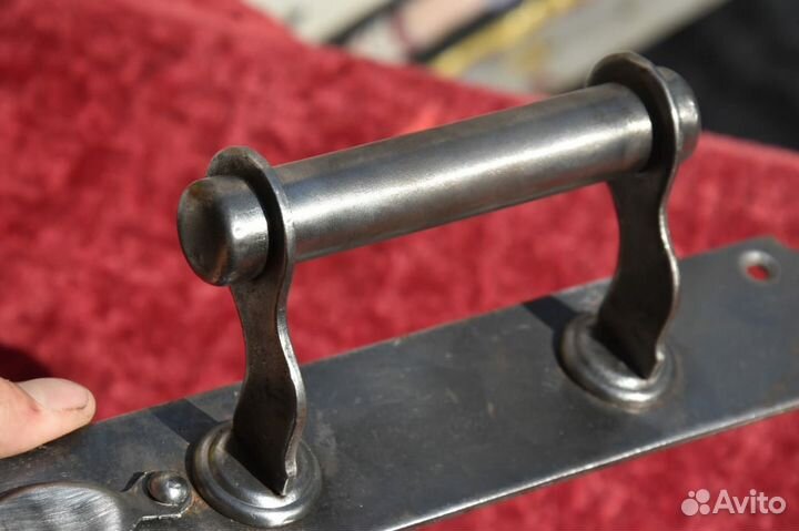 Старинная дверная ручка