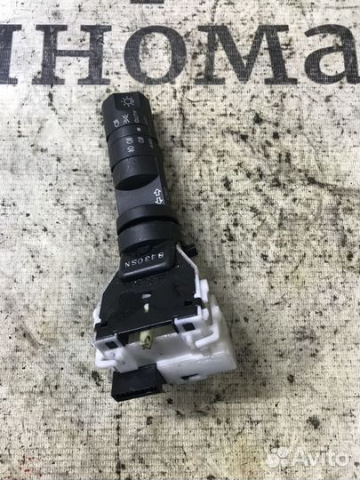 Переключатель поворотов подрулевой Nissan Pathfind