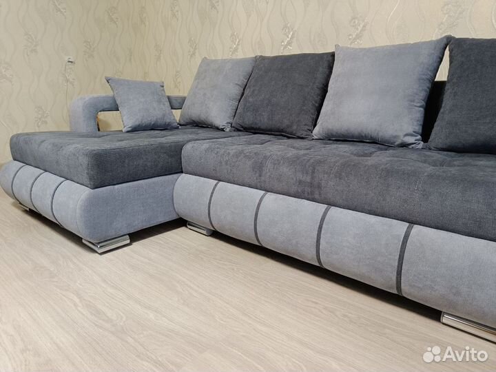 Большой угловой диван