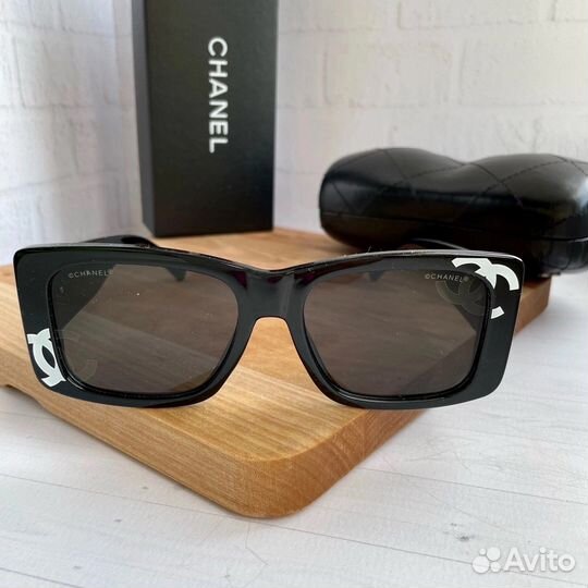 Солнечные очки chanel
