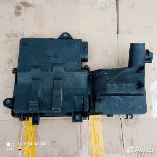 Корпус воздушного фильтра Мазда 3 BK 1,6