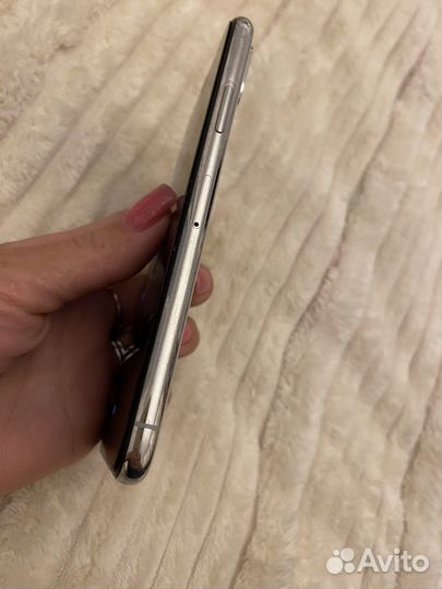 Телефон iPhone 10