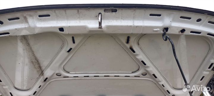 Капот. Фольксваген, пассат б - 4