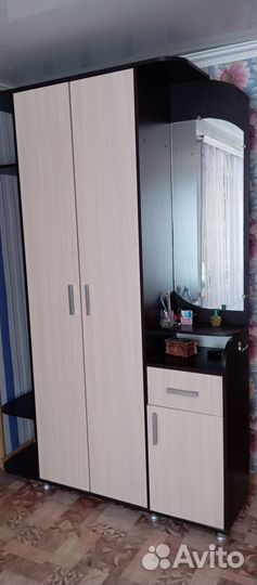 Шкаф