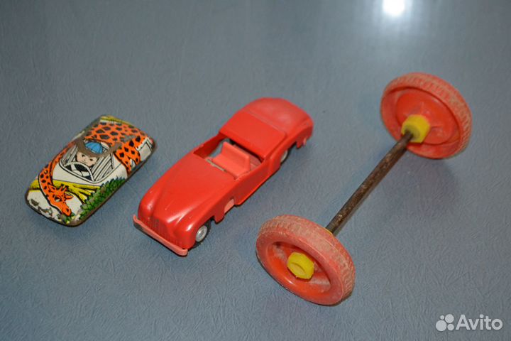 Какие-то машинки и колёса. Одним лотом