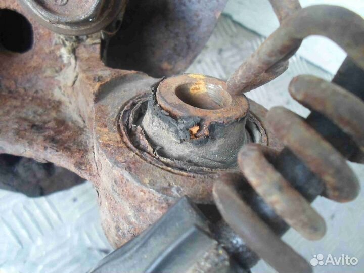 Ступица задняя левая Ford Explorer 4