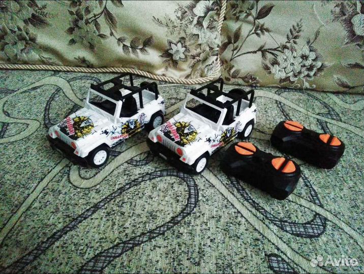 Машинки на пульте управления