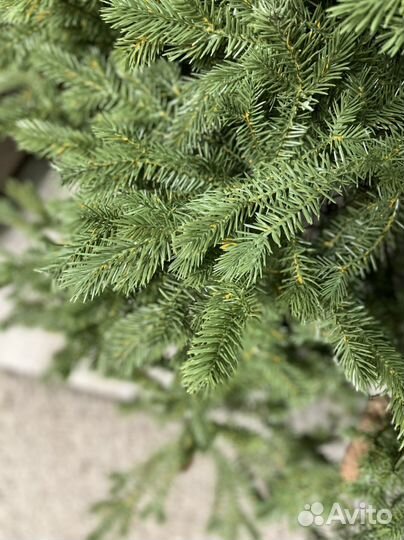 Ель литая с шишками