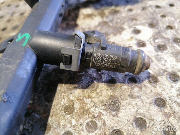 Рейка топливная (рампа) Renault Megane