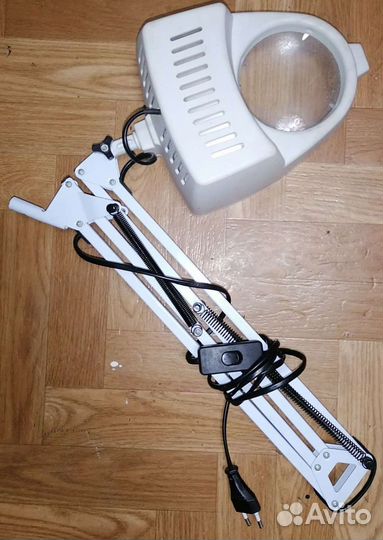 Лампа на струбцине