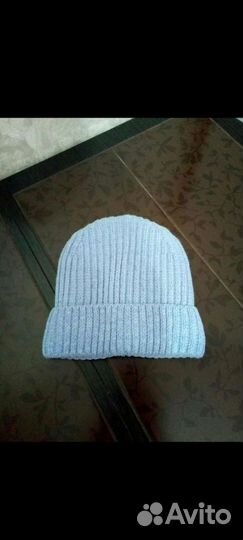 Женская вязаная шапка на флисе