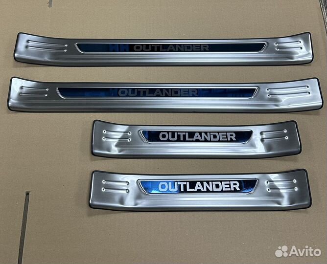 Накладки на пороги Mitsubishi Outlander 2013-2019