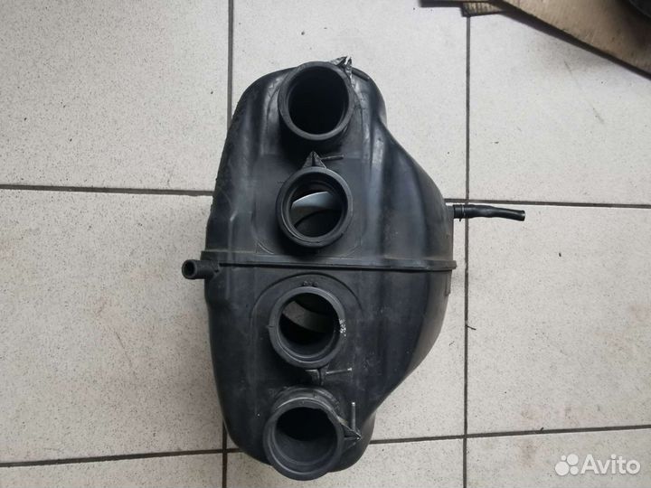 Корпус воздушного фильтра Suzuki gsx 1100f katana