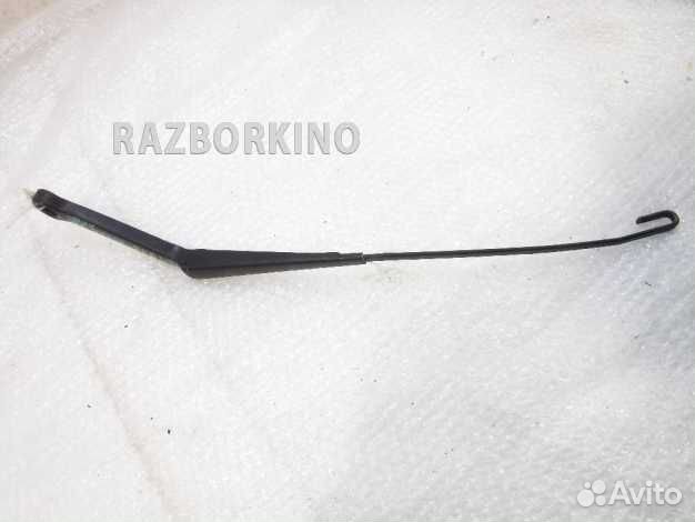 Поводок стеклоочистителя передний
