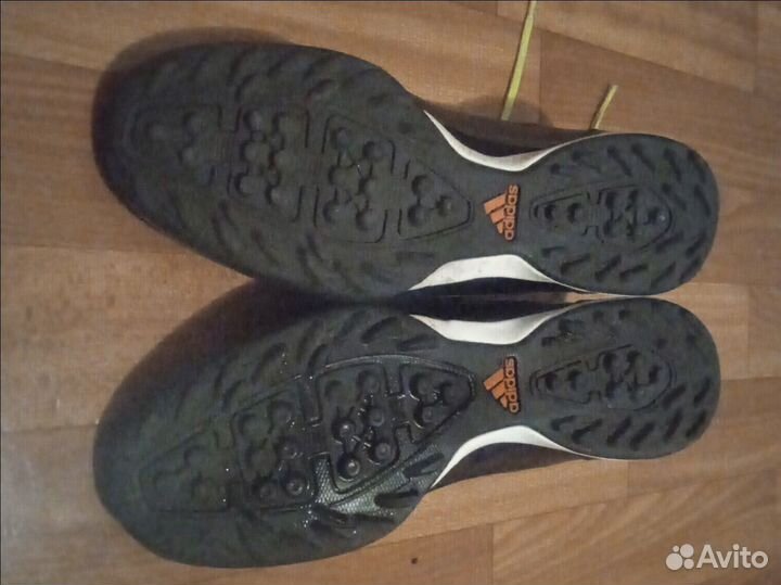 Футбольные бутсы adidas 41 размер