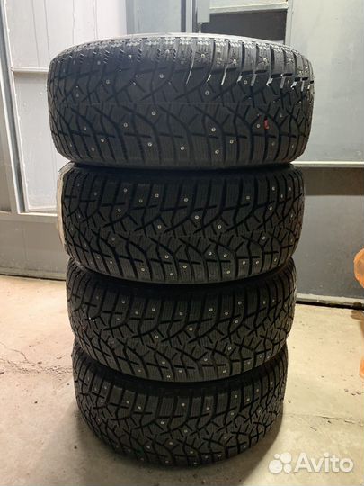 Bridgestone Blizzak Spike-02 225/50 R17 94T