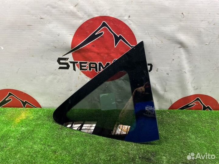 Стекло собачника правое Nissan Note E12 HR12DE