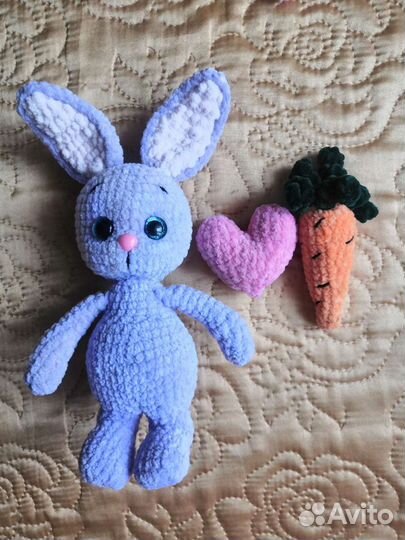 Вязаный заяц