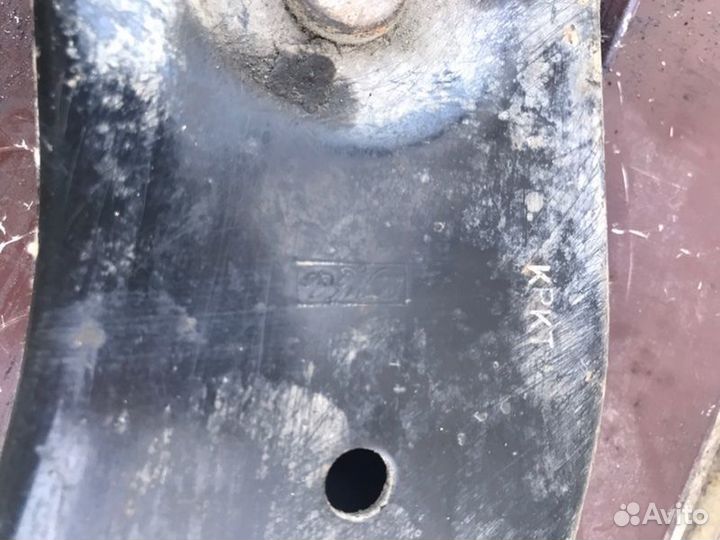 Рычаг перед. лев Ford Focus 2 седан 1.8 DIZ 2010