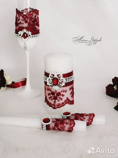 Свадебные бокалы и свечи