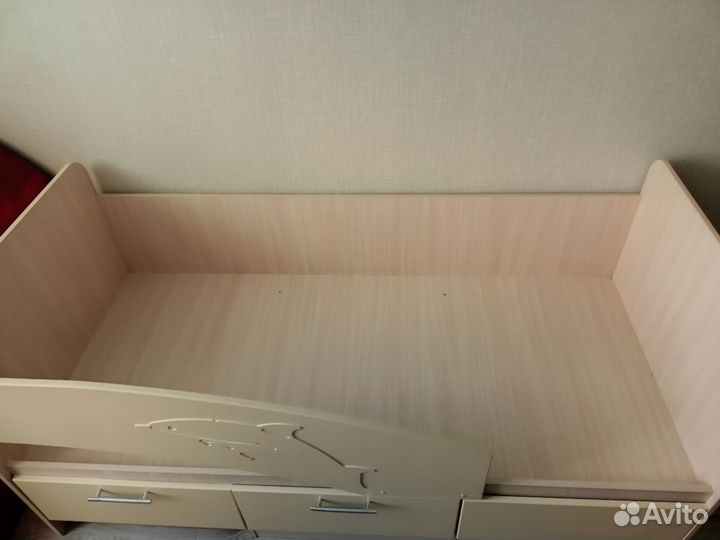 Детская кровать Дельфин 180 на 80 с бортиком