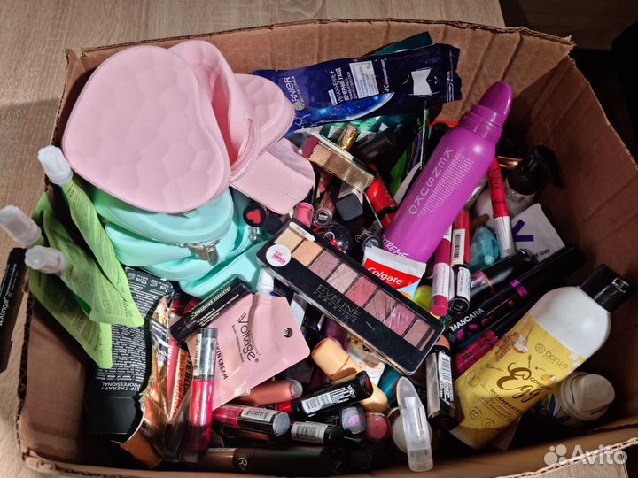 Коробка косметики