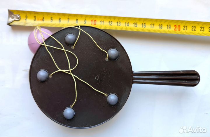 Игрушка новая СССР Курочки клюют зерно в кормушке