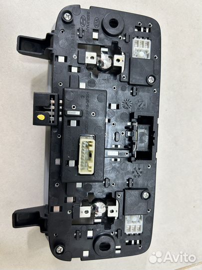 Плафон подсветки салона Hyundai Solaris 2