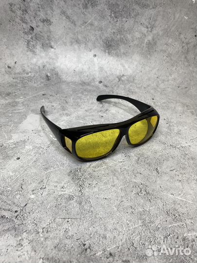 Очки солнцезащитные