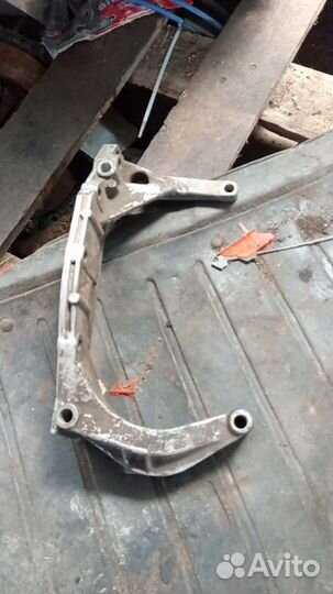 Кронштейн двигателя Audi A4 B5